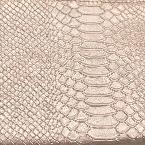 Like New - Rodan + Fields (R+F) Faux Snake Skin Silver Wristlet Clutch - Picture 3 of 4
